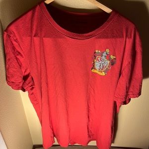 Harry Potter Men’s Gryffindor Crest Tee Color Red Size XL